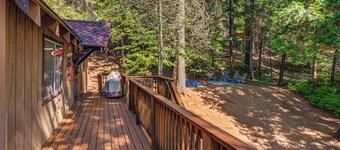 Walk to Fly-in Lake: Blue Lake Springs Cabin!