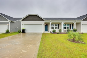 Interior - 3 Mi to Golf & Waterway: Ocean Isle Beach Retreat! (Ocean Isle Beach)