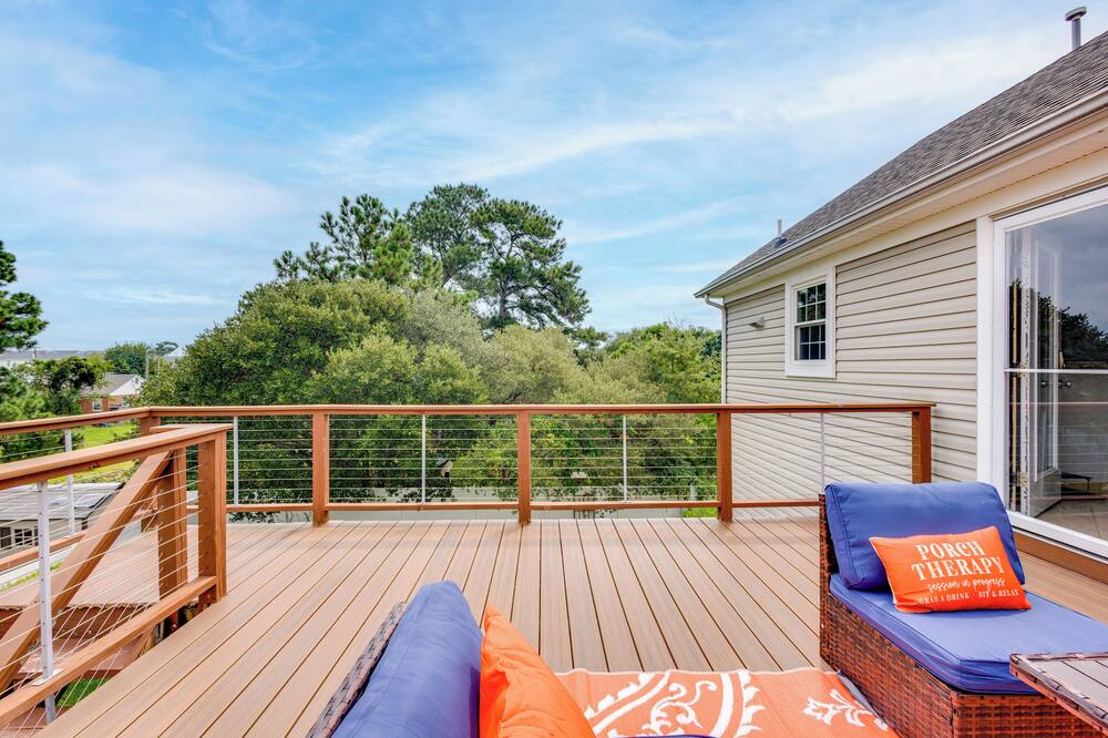 Walk to East Beach: Apt w/ Outdoor Space - Palmer Turn, TN
