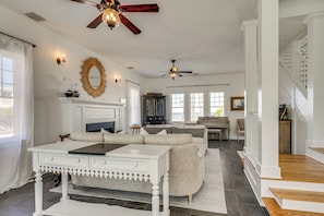 House (4 Bedrooms) | Interior