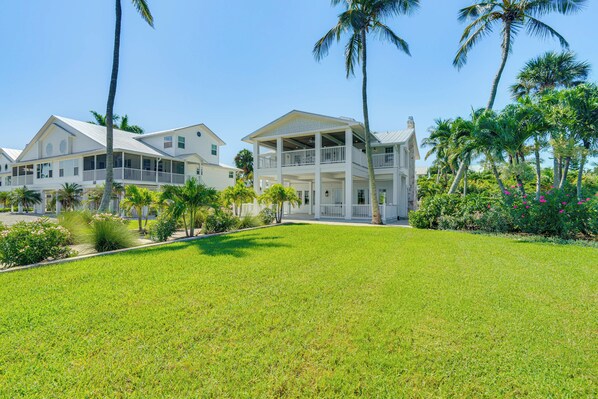 House (4 Bedrooms) | Front of property