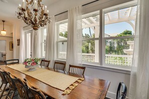 Talo (4 Bedrooms) | Sisätilat