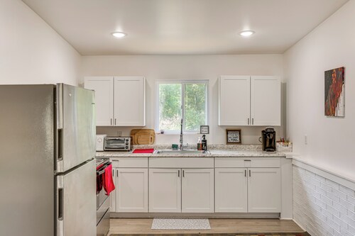 Pet-friendly Retreat: Over 3 Acres in Baldwin!