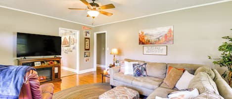 House (3 Bedrooms) | Front of property