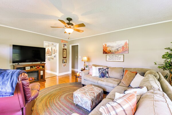 8 Mi To Clemson: Peaceful Family Home W/ Yard - Walhalla, SC