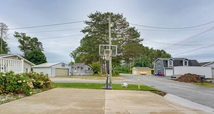 1 Mi to Silver Lake Sand Dunes: Family Gem w/ Yard