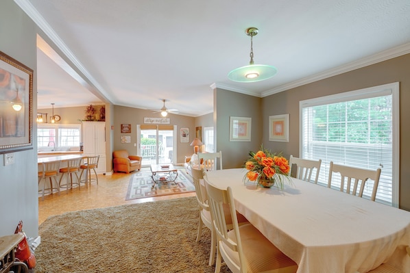 House (3 Bedrooms) | Interior