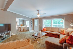 House (3 Bedrooms) | Interior