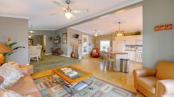 House (3 Bedrooms) | Front of property