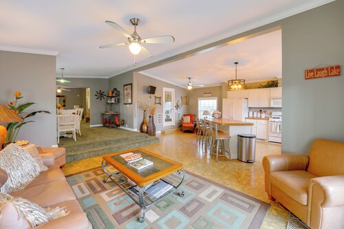 1 Mi to Silver Lake Sand Dunes: Deck, Grill & Yard