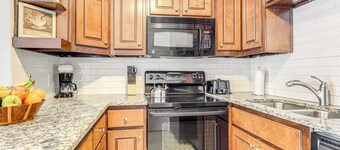 Steps to Park: Dog-friendly Condo in Conyers!