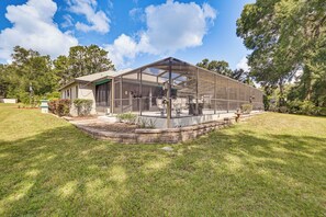 House (3 Bedrooms) | Interior - Golf Course Views! Home 10 Mi to Crystal River (Citrus Springs)