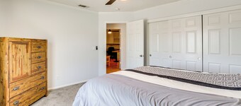 Pool, Spa & Mountain Views: Apple Valley Retreat!