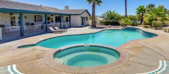 Pool, Spa & Mountain Views: Apple Valley Retreat!