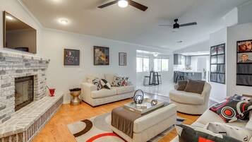 House (4 Bedrooms) | Interior