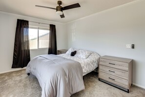 Interior - Pool, Spa & Mountain Views: Apple Valley Retreat! (Apple Valley)