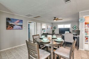 House (2 Bedrooms) | Interior