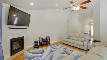 House (3 Bedrooms) | Front of property