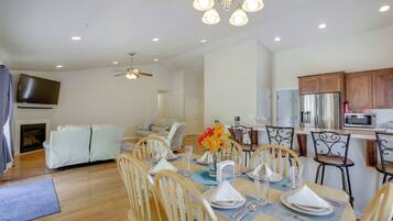 House (3 Bedrooms) | Interior