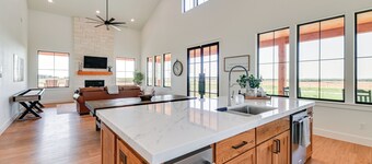 Rural Home w/ Hot Tub < 7 Mi to Winery & Golfing