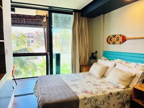Comfort Apartment, Pool View | Langsir/tirai gelap terus, seterika/papan seterika, Wi-fi percuma