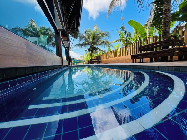 2 piscinas externas