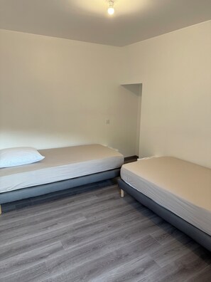 2 bedrooms, WiFi, bed sheets