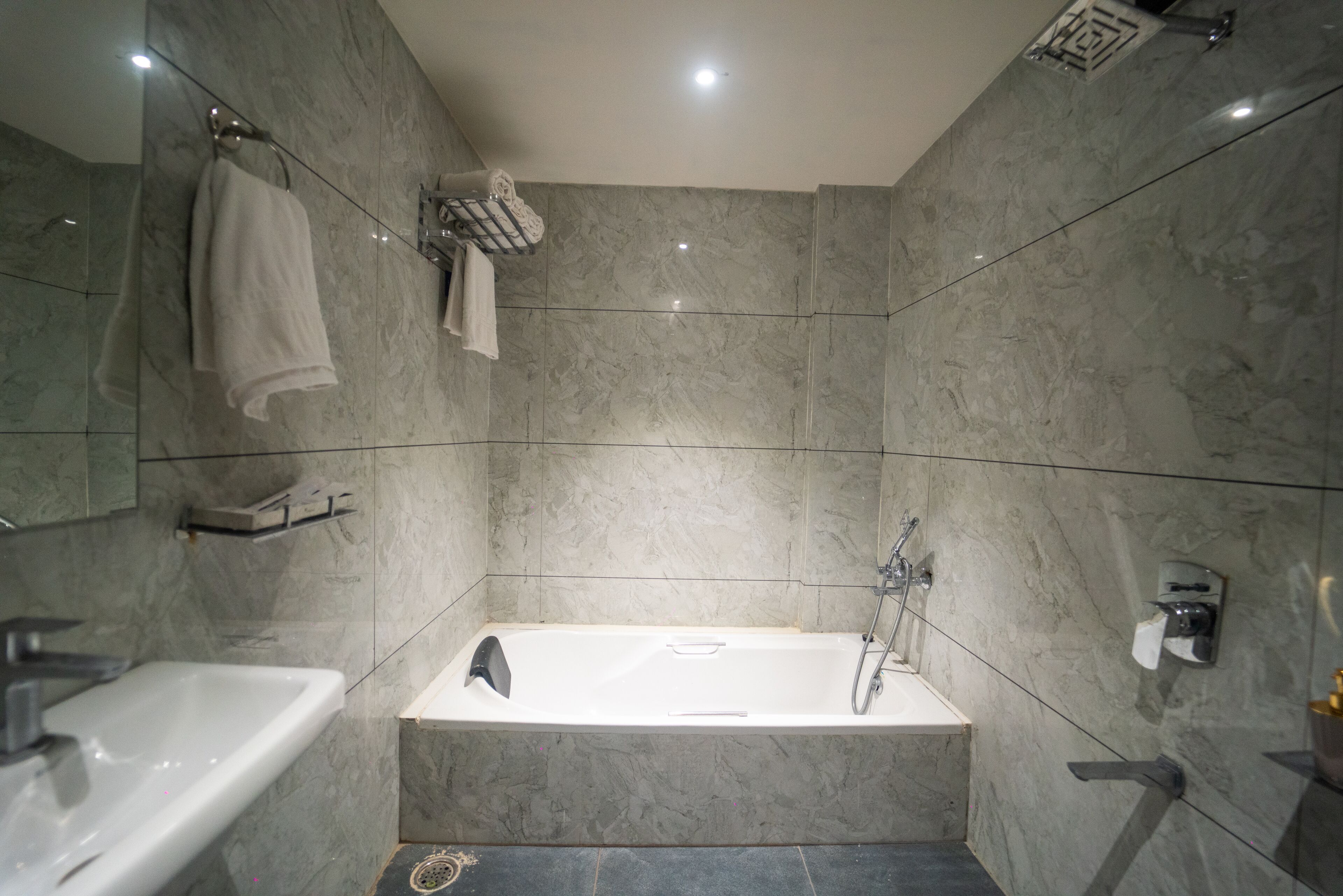 Superior Room | Bathroom | Shower, soap, shampoo, toilet paper