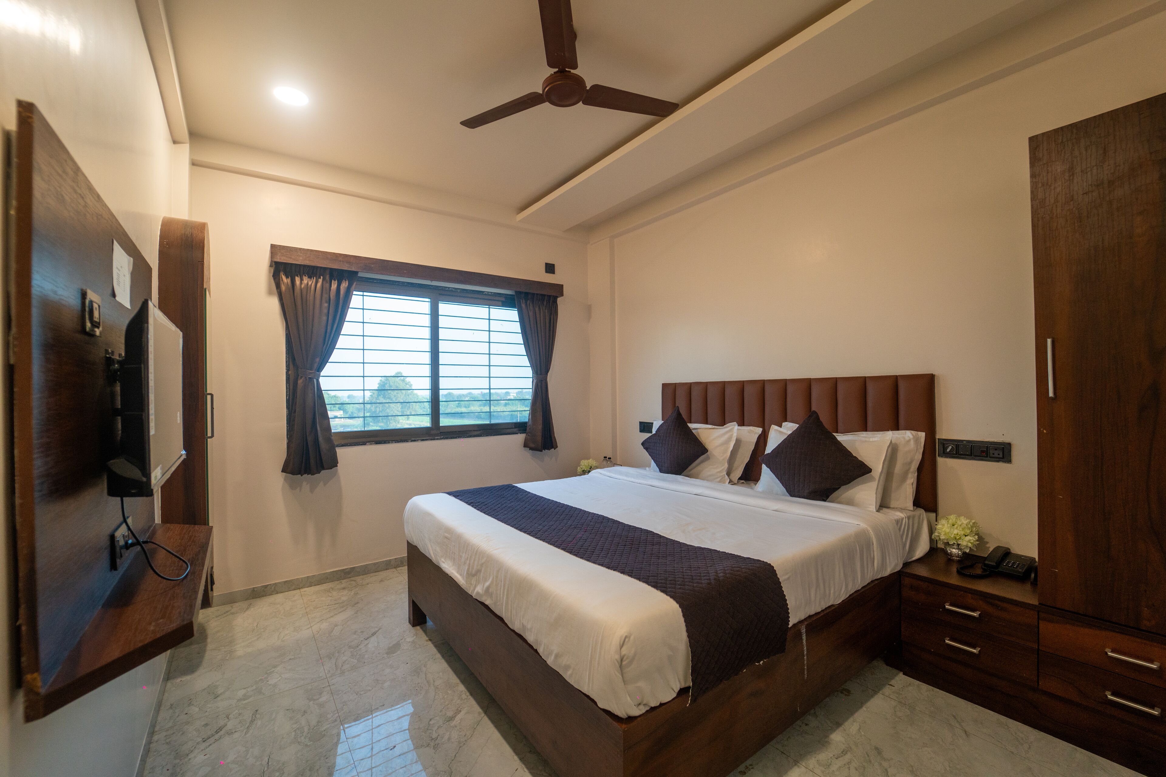 Family Room | Free WiFi