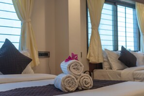 Superior Room | Free WiFi - Shreenam resto (Sinnar)