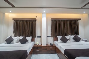 Deluxe Room | Free WiFi - Shreenam resto (Sinnar)
