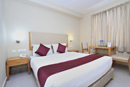 Super Townhouse Hills Palace