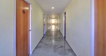 Super Townhouse Hills Palace