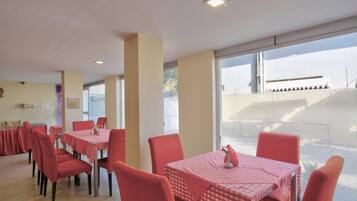House | Dining