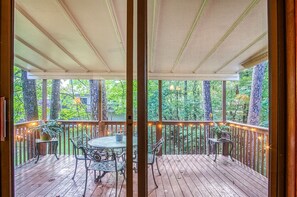 屋外ダイニングエリア