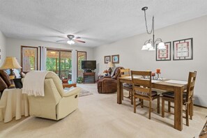 TV - 05222 - 22 Tomisa Lane (Hot Springs)