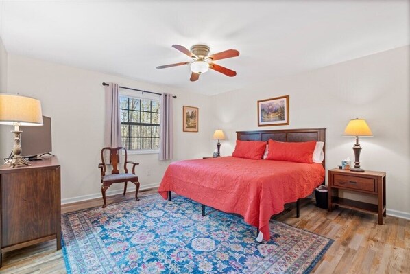 2 bedrooms, WiFi, bed sheets - 02038 - 38 Segovia Drive (Hot Springs)