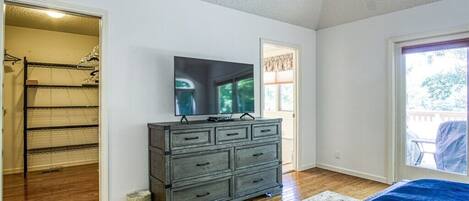 4 bedrooms, WiFi, bed sheets