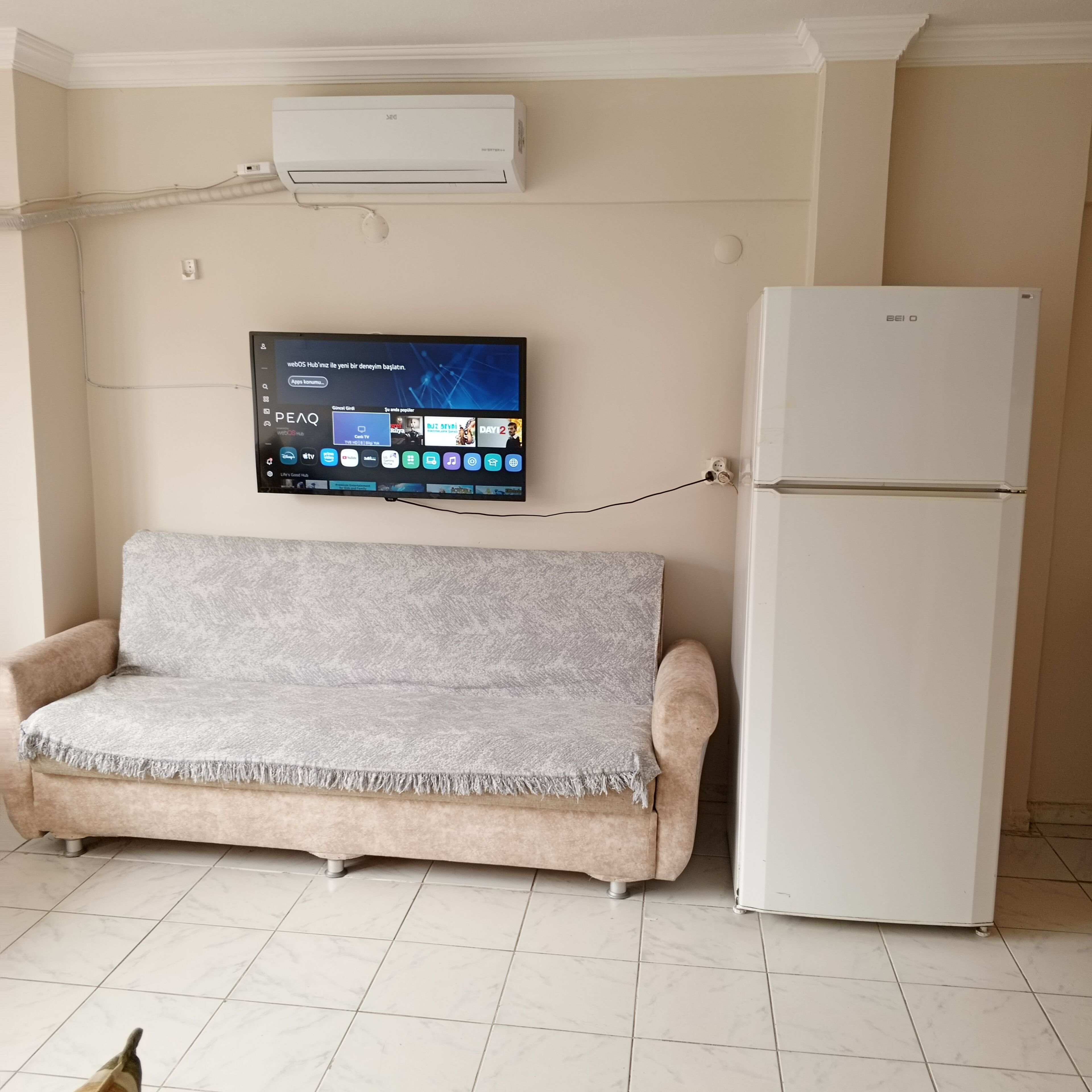Apartamento, sacada, vista para a cidade | Área de estar