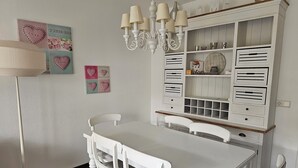 公寓, 陽台, 花園景觀 | 房內用餐區