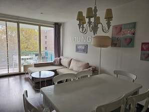 Apartment, Balcony, Garden View | Living area