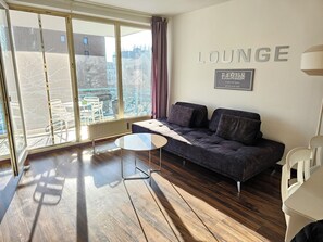 Apartment, Balcony, Garden View | Living area