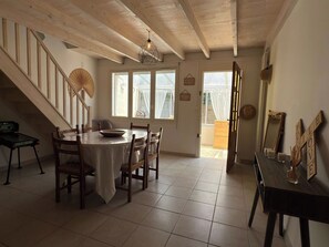 Apartment | Dining