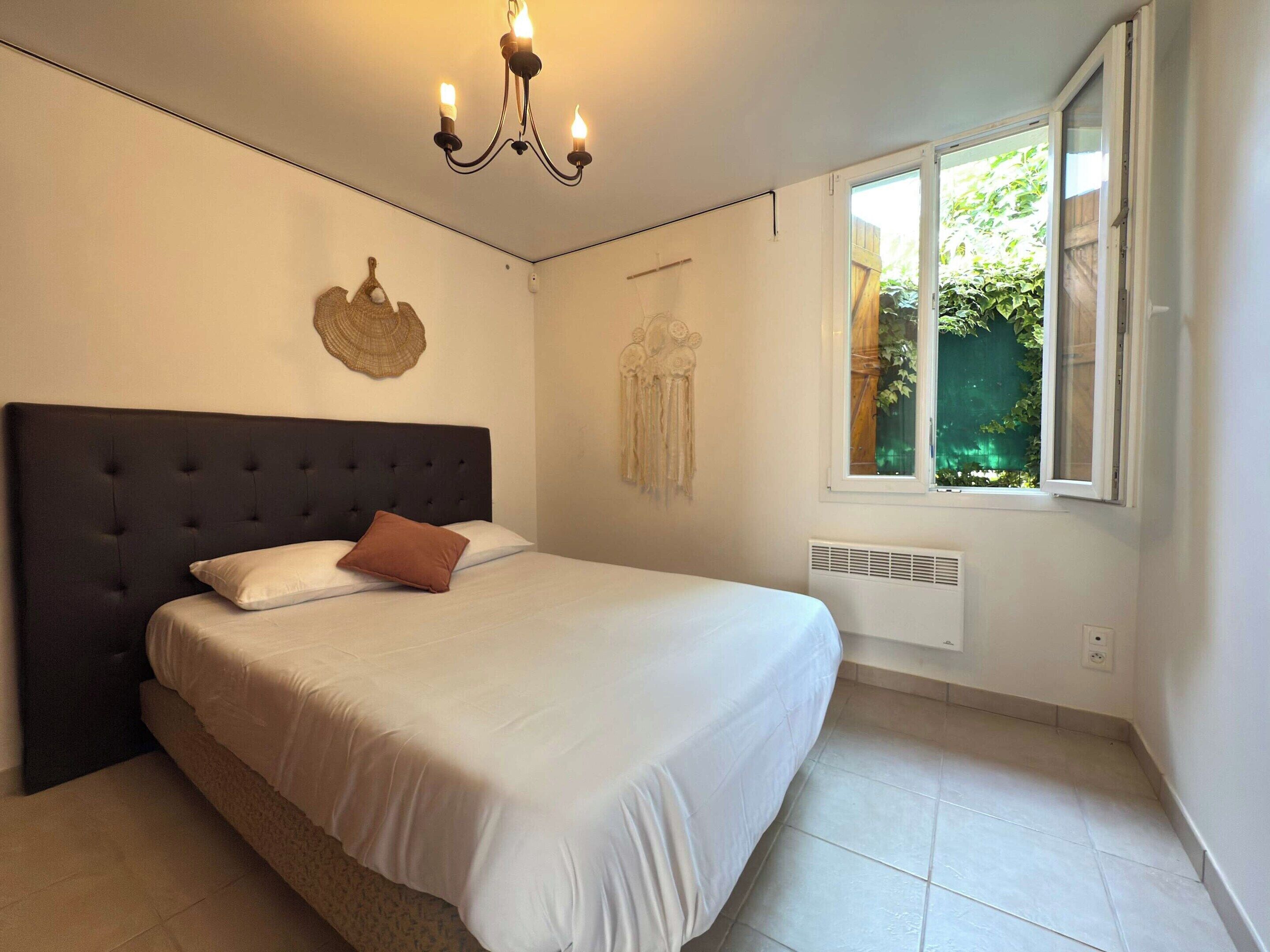 Apartment | 4 bilik tidur, seterika/papan seterika, cadar katil 