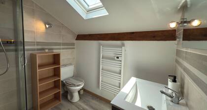 Coastal Comfort - Large Home Near Sea