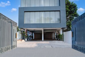House | Reception