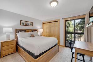 2 bedrooms, desk, internet, bed sheets