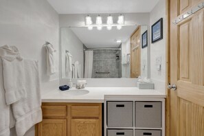 Hair dryer - Mountain Comfort in the Heart of Keystone! (Keystone)
