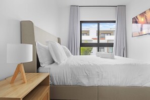 2 室のベッドルーム、アイロン / アイロン台、WiFi、ベッドシーツ