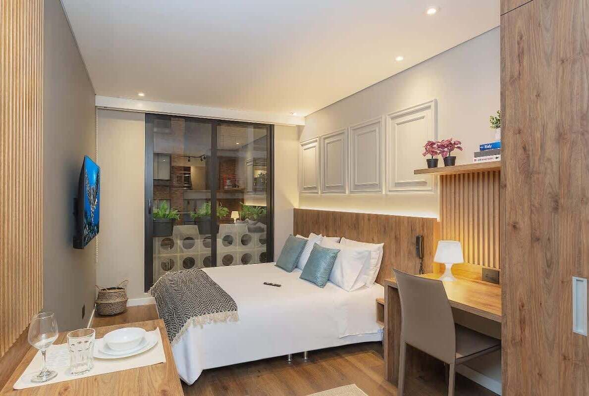 1 chambre, fer et planche à repasser, Wi-Fi, literie fournie